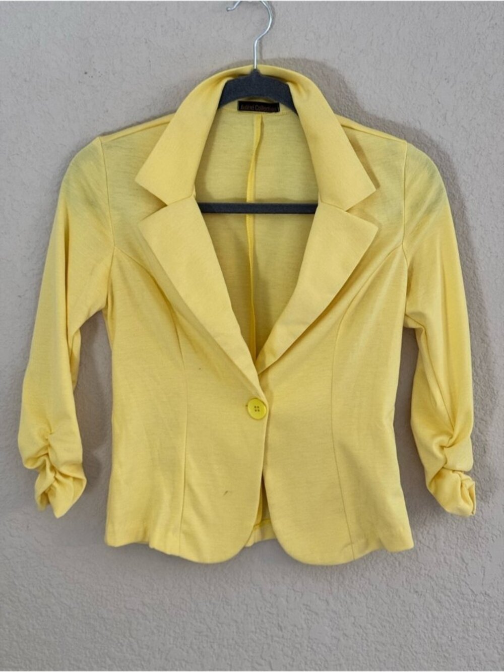 Auline Collection yellow 3/4 ruched sleeve single button blazer